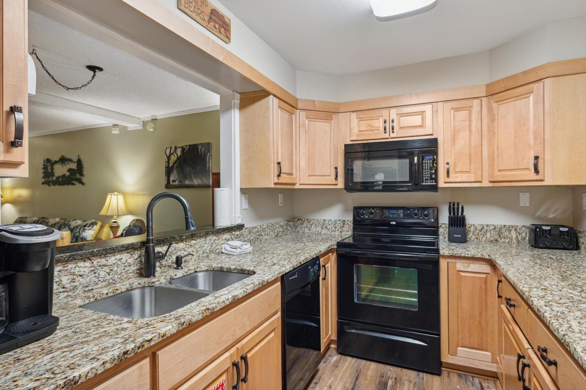 Obear Mountain Is A Newly Updated Condo In Chalet Village Of Gatlinburg! Kültér fotó