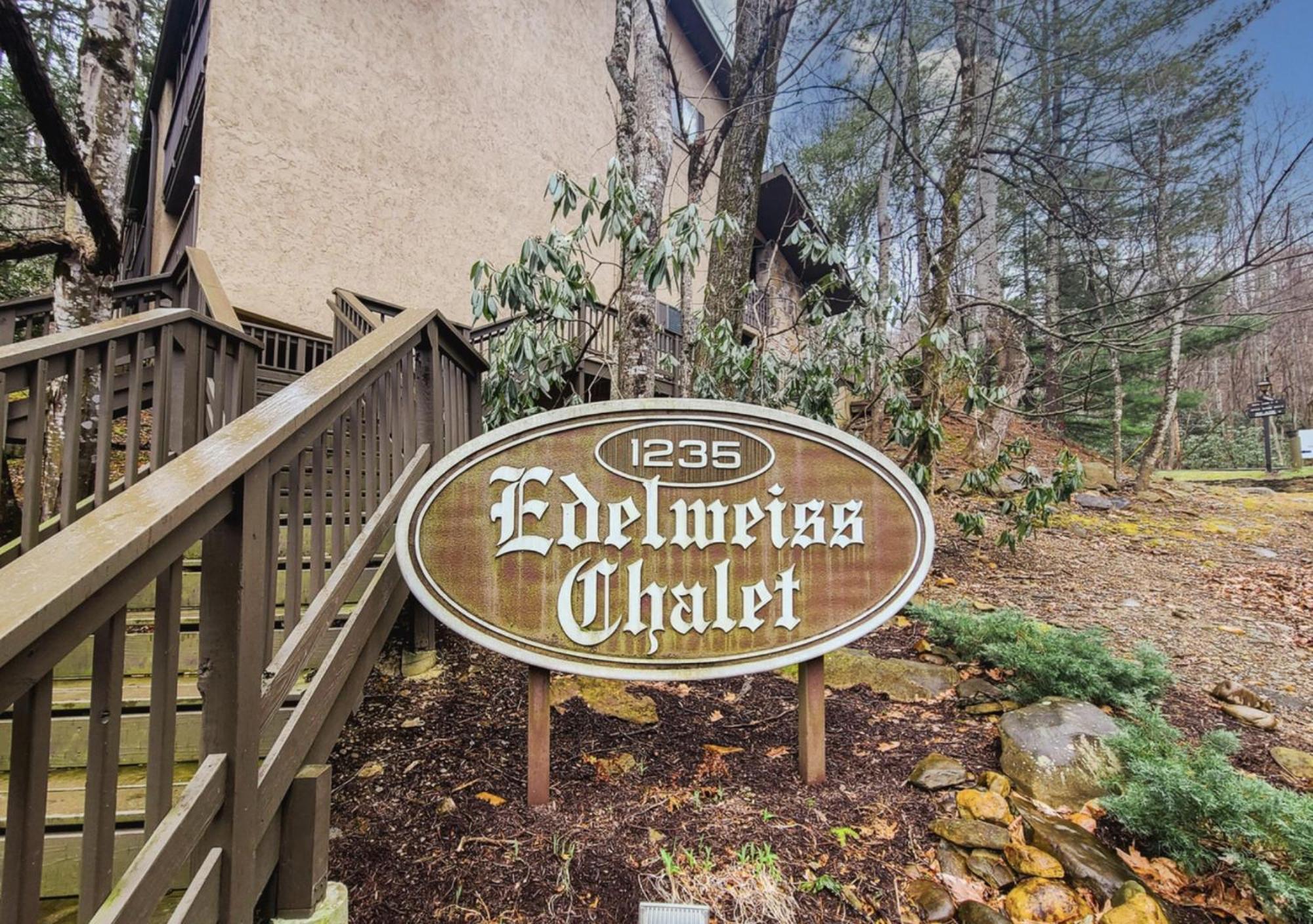 Obear Mountain Is A Newly Updated Condo In Chalet Village Of Gatlinburg! Kültér fotó